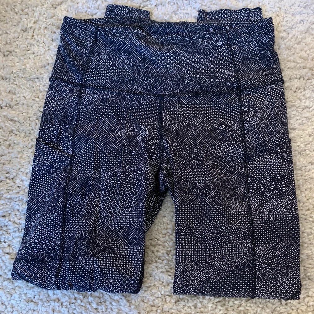 Lululemon leggings, like new, size 6